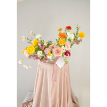 Load image into Gallery viewer, Flower delivery: Fresh premium floral arrangements