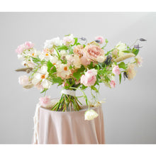 Load image into Gallery viewer, Flower bouquet flower delivery/ blombukett leverans av blommor