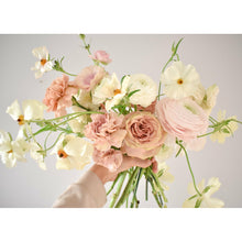 Load image into Gallery viewer, Flower delivery: Fresh premium floral bouquets
