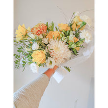 Load image into Gallery viewer, Flower delivery: Fresh premium floral bouquets
