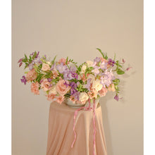 Load image into Gallery viewer, Flower delivery: Fresh premium floral arrangements
