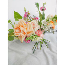 Load image into Gallery viewer, Flower delivery: Fresh premium floral bouquets
