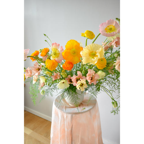 Online delivery service flower arrangement